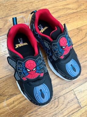 NWOT Marvel Spider-Man Kids' Black & Red Light-Up Sneakers 12T